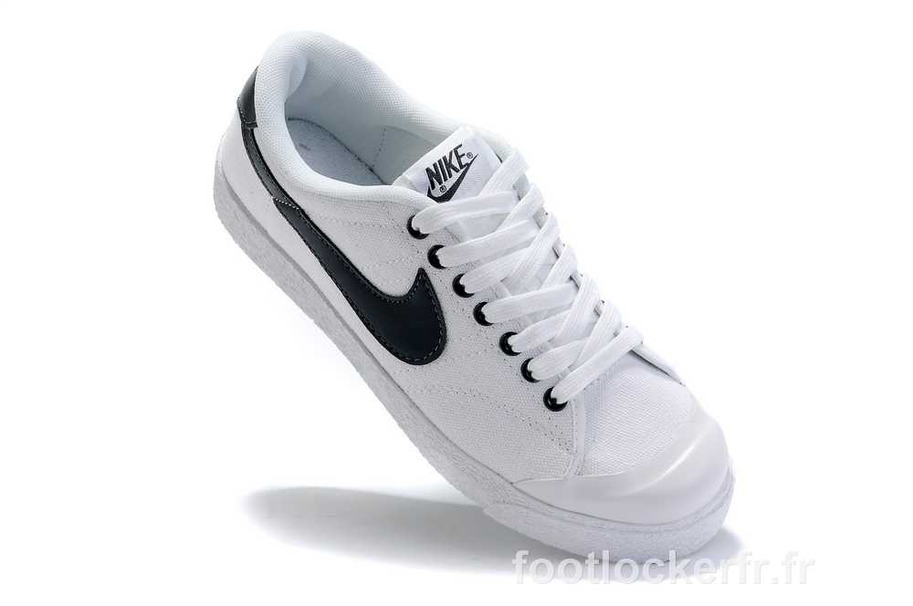 nike blazer low black white discount envente blazer nike retro30